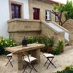 Family House With Mountain View In ווזלה