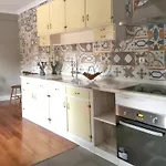 Family House With Mountain View In בית נופש ווזלה