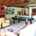 Family House With Mountain View In בית נופש ווזלה