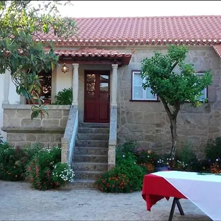 Family House With Mountain View In Vakantiehuis Vouzela