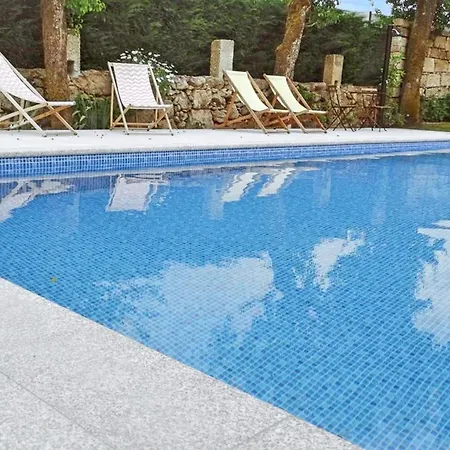 Family House With Mountain View In Vakantiehuis