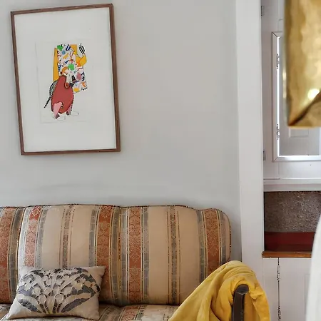 Family House With Mountain View In Vakantiehuis *