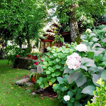 Family House With Mountain View In Vakantiehuis