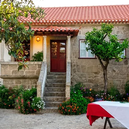 펜션 Family House With Mountain View In 부젤라