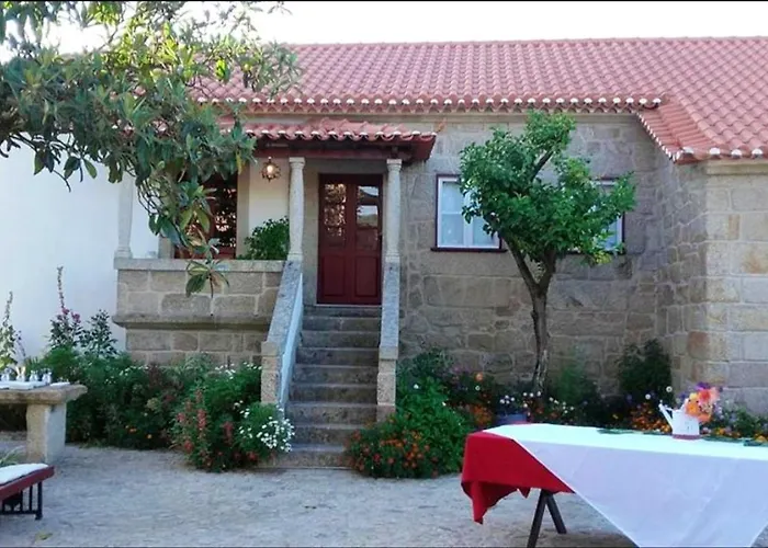 Family House With Mountain View In Hébergement de vacances Vouzela