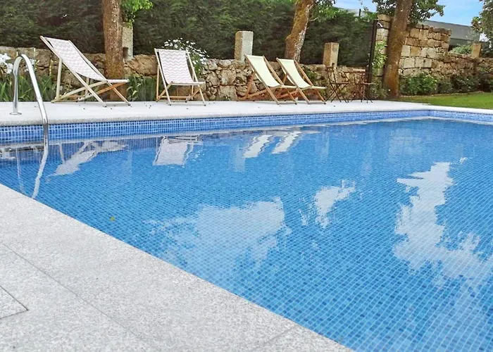 Family House With Mountain View In Hébergement de vacances