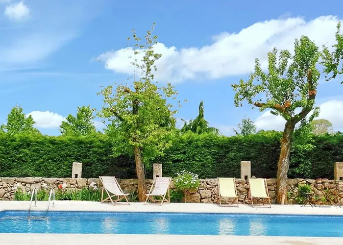 Hébergement de vacances Family House With Mountain View In