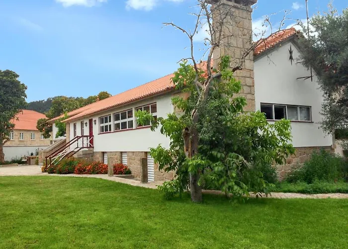 Hébergement de vacances Family House With Mountain View In Vouzela