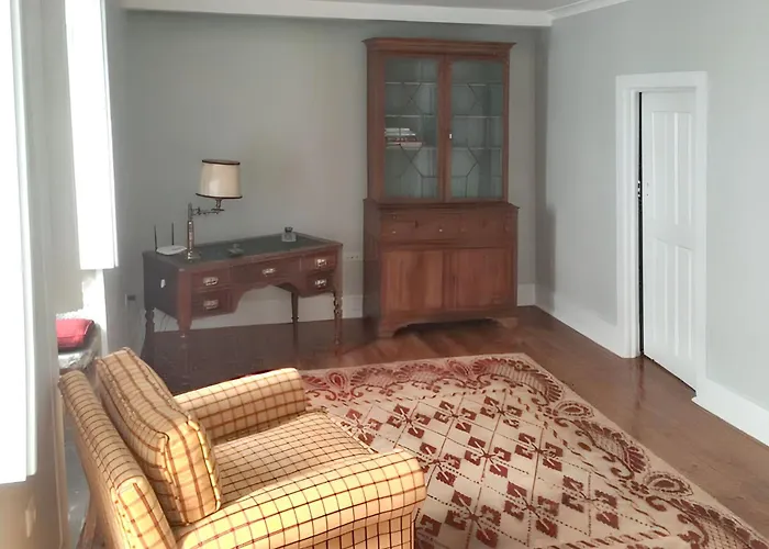 Family House With Mountain View In Hébergement de vacances *